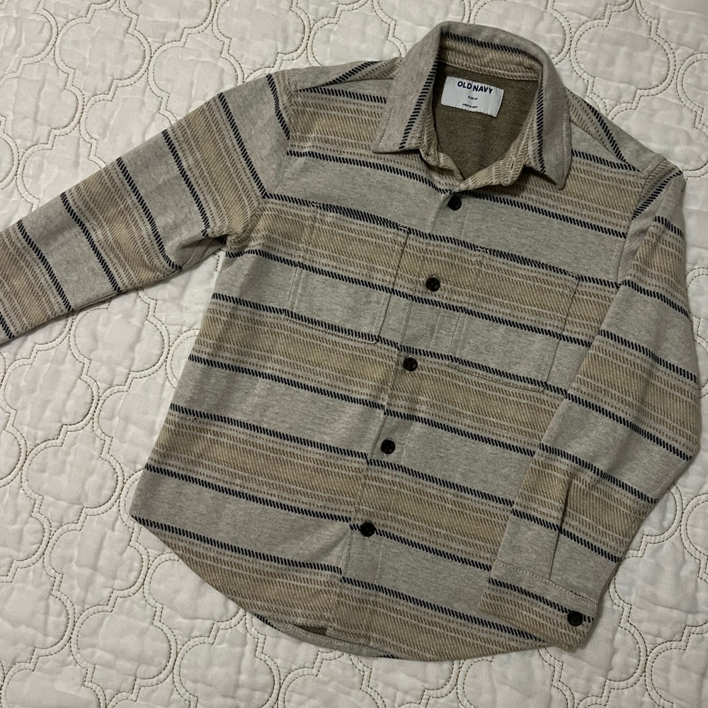 Old Navy button down - Picture 2 of 4